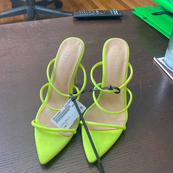 Neon pointed toe strap heals size 7 - Picture 2 of 2